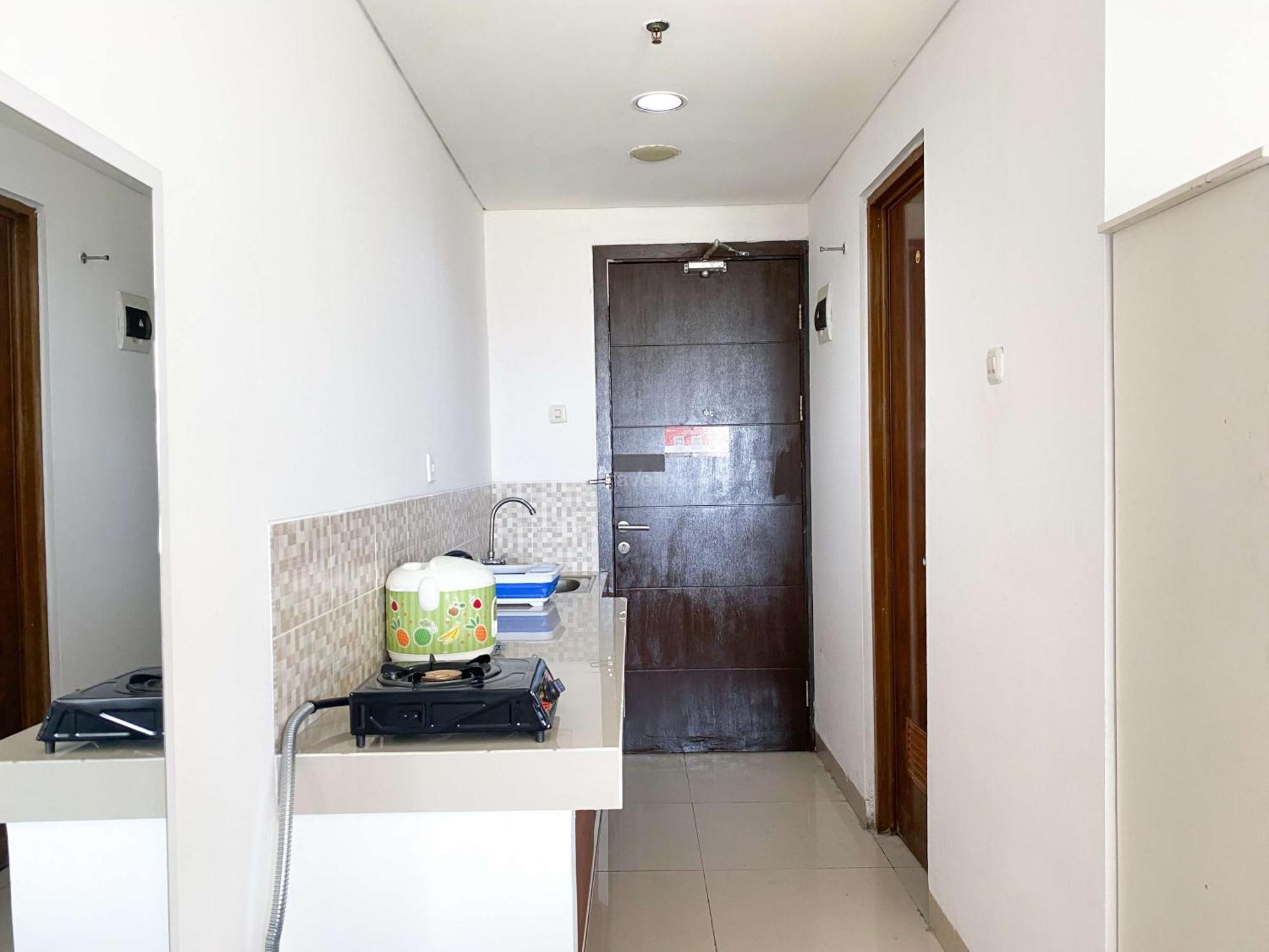 Warm And Comfy Studio At Enviro Apartment By Travelio Cikarang Exterior photo